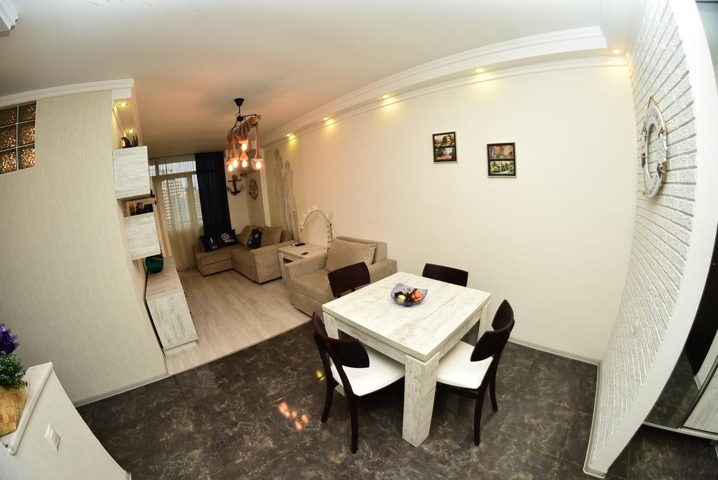 Stars Apartment Batumi Eksteriør bilde